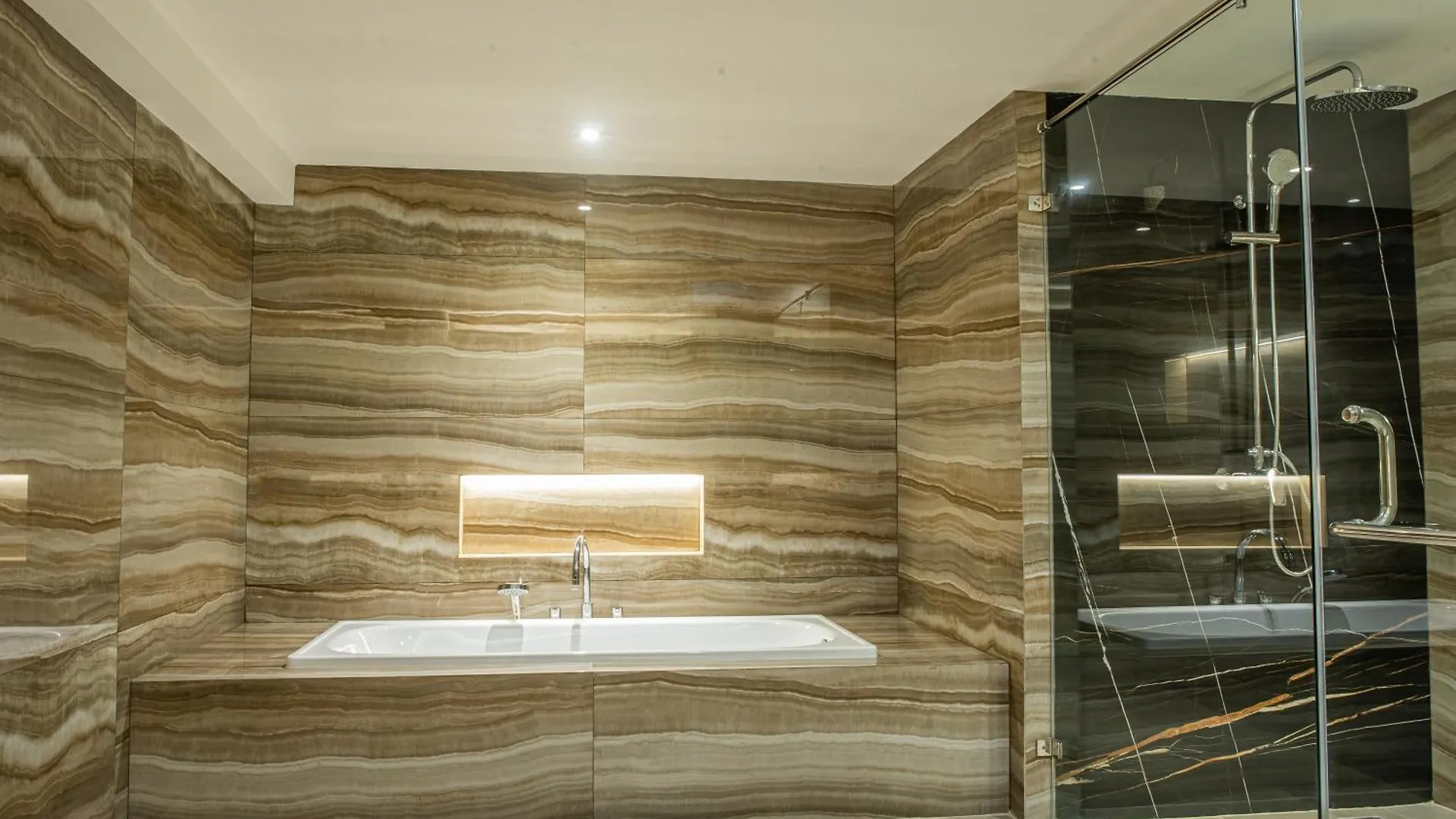 Dream Of Aventus Hotel Kuta 庫塔 5*,