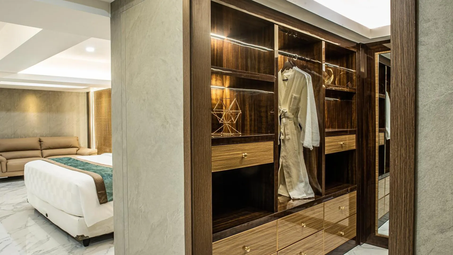 Dream Of Aventus Hotel Kuta 庫塔